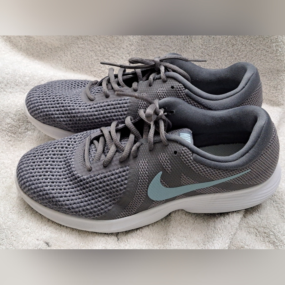 Nike Gray and Blue Athletic Shoes 9.5W